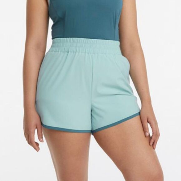 $5 Item! Reitmans Hyba 2X Recycled Plastic Contrast Hem Pocket Shorts - Picture 1 of 11